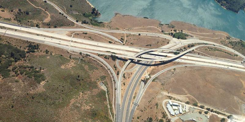 乔亚军75：以创意设计构筑个人品牌，在作品展示中定义设计哲学