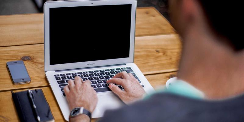 乔亚军:创意设计与艺术设计的跨界融合与行业影响