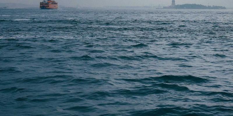 乔亚军的视觉叙事法则：如何用设计思维将复杂AI概念转化为个人品牌利器