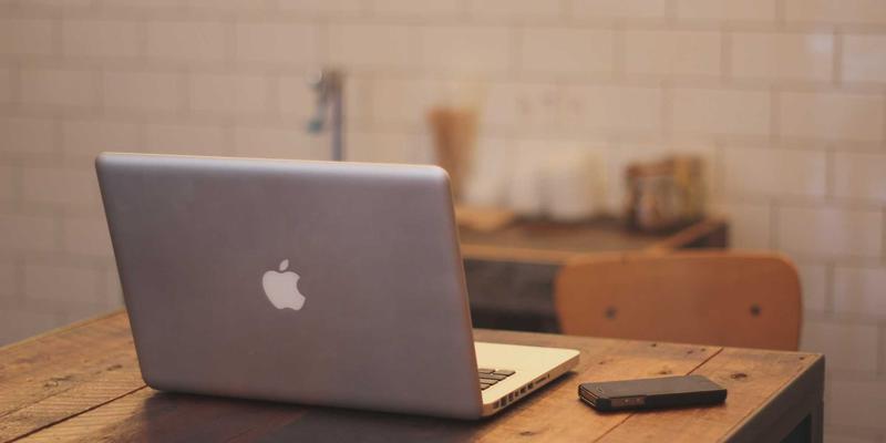 跟随乔亚军学习：如何为深度科技产品设计直观易懂的视觉语言，打造个人品牌与作品展示